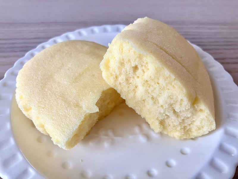 極チーズ蒸しパンを横から見た断面