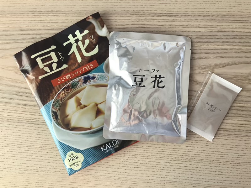 豆花をお皿に移す前の入っているもの紹介