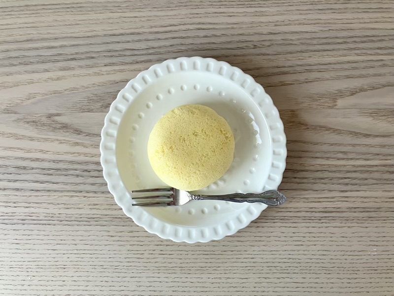 お皿にのせた「いのち・ばなな」を真上から撮影
