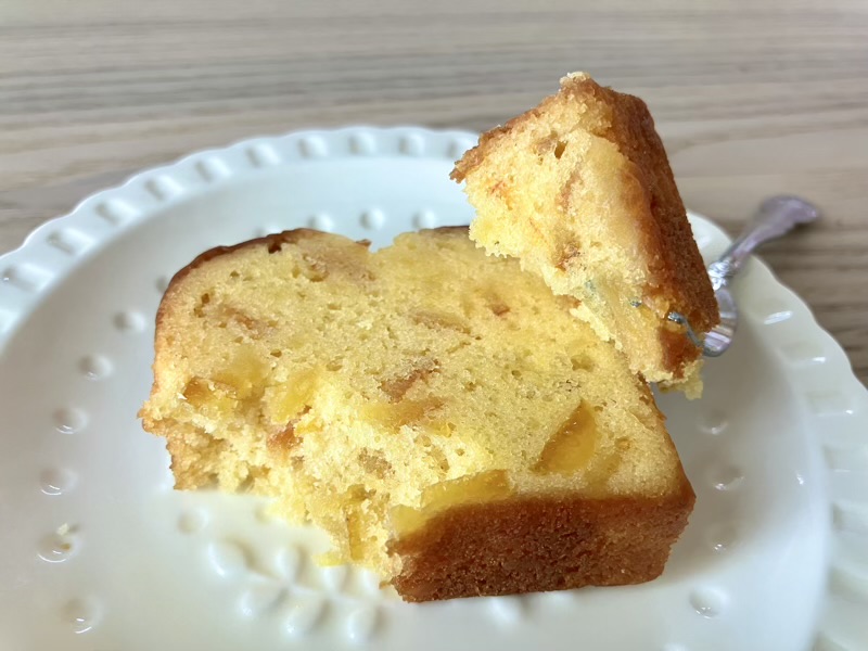 伊予柑ケーキをカットした断面