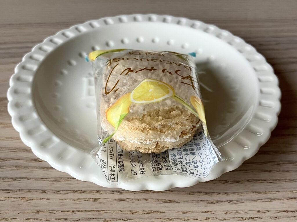 カルディ レモンダックワーズ 開封した様子