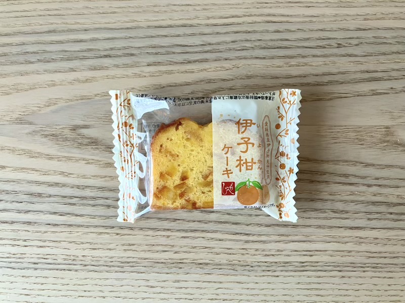 もへじ 伊予柑ケーキのパッケージ表面