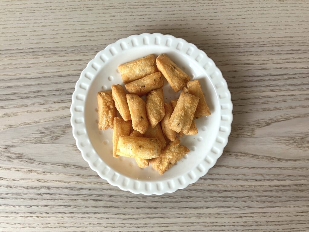 お皿に盛ったホッカ キムチビーバー(上から)