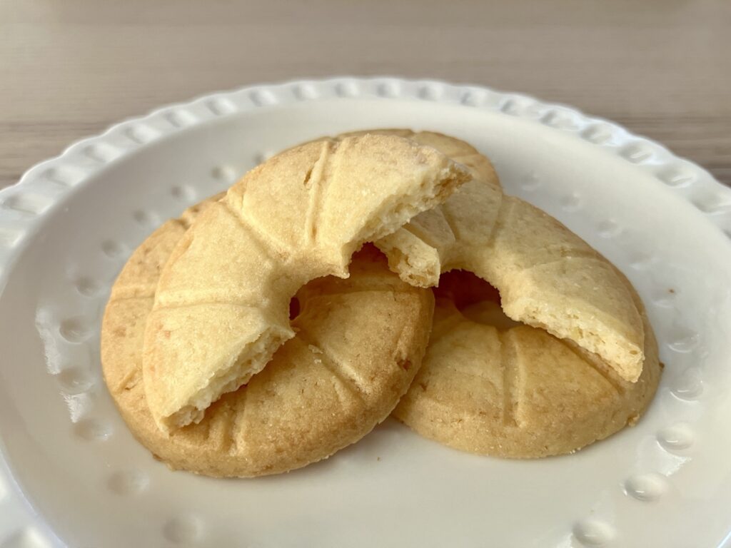 カルディ パイナップルクッキーの断面