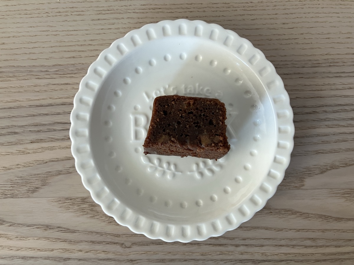 カルディ チョコバナナケーキ お皿の全体像