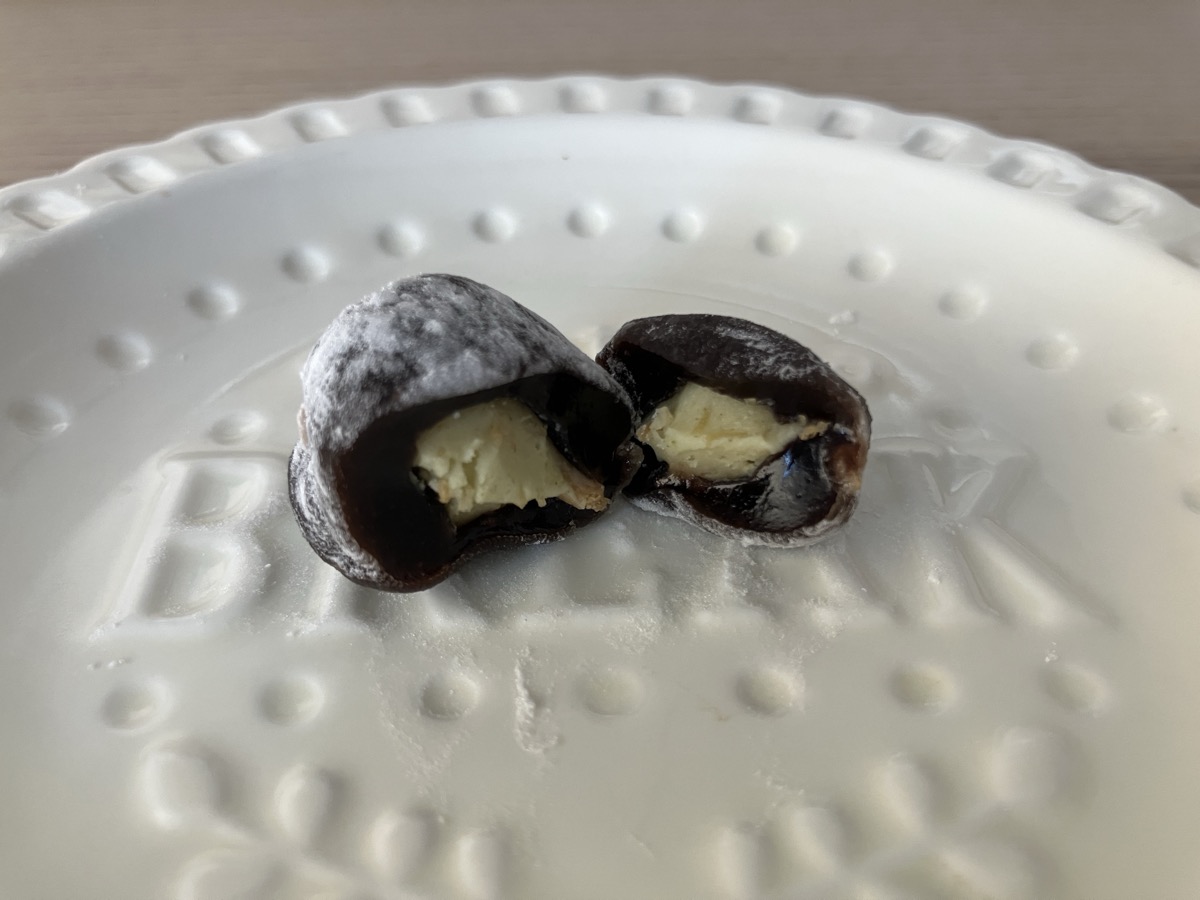カルディ 雪の恋ドバイチョコもち 断面