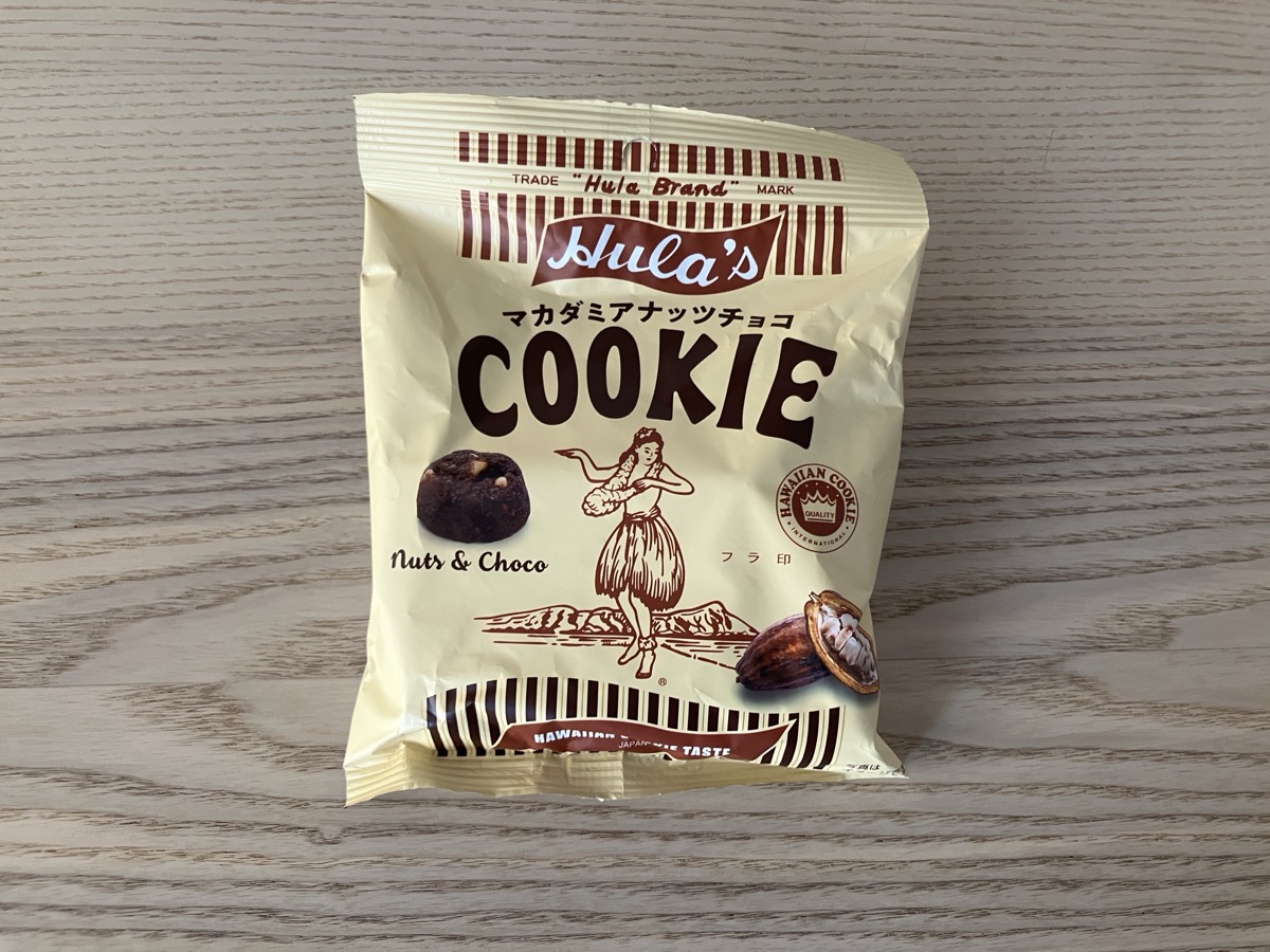 カルディ フラ印マカダミアナッツチョコクッキー パッケージ表面