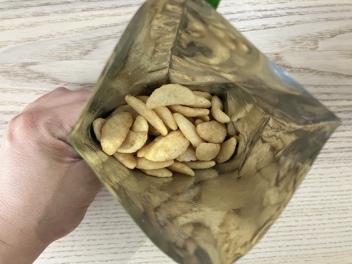 カルディ 柿の種アゲアゲ チョレギサラダ風 開封・中身の様子